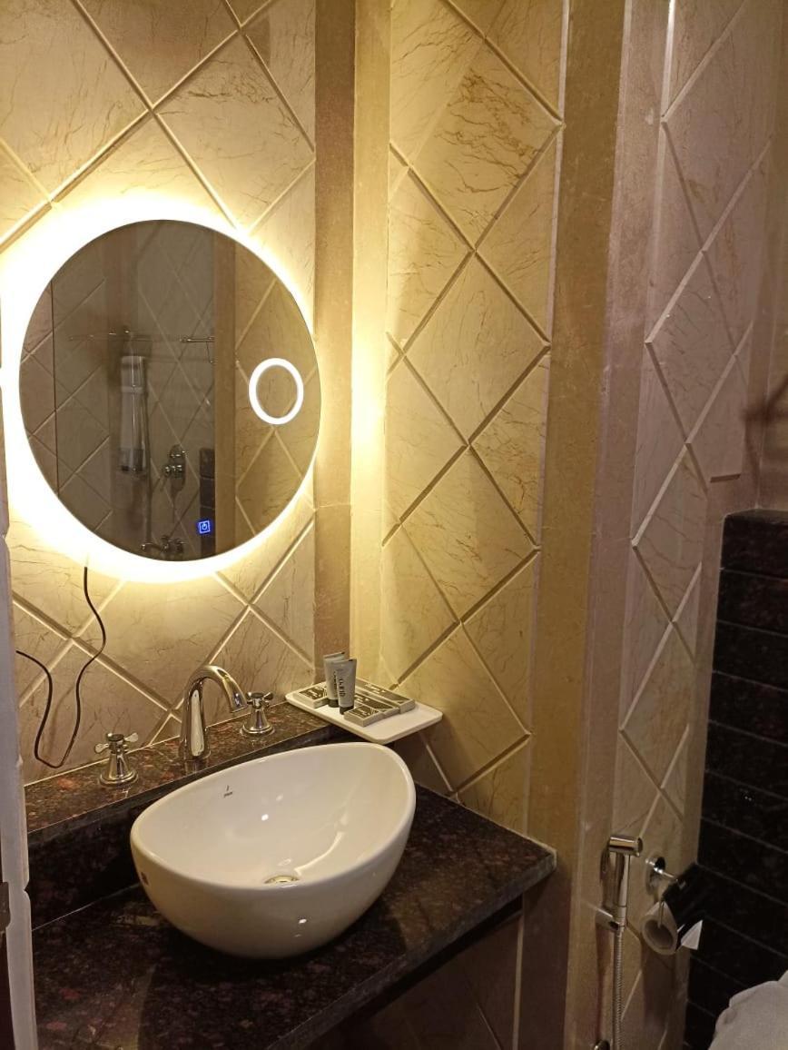 Hotel Vivaan Regency Haridwār Eksteriør bilde